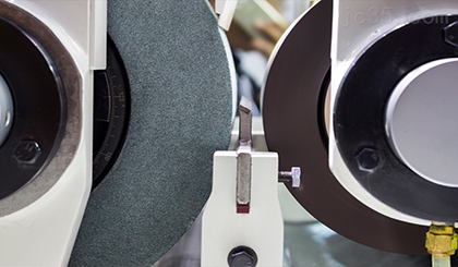 How to Prevent Spiral Marks in Centerless Grinding?
